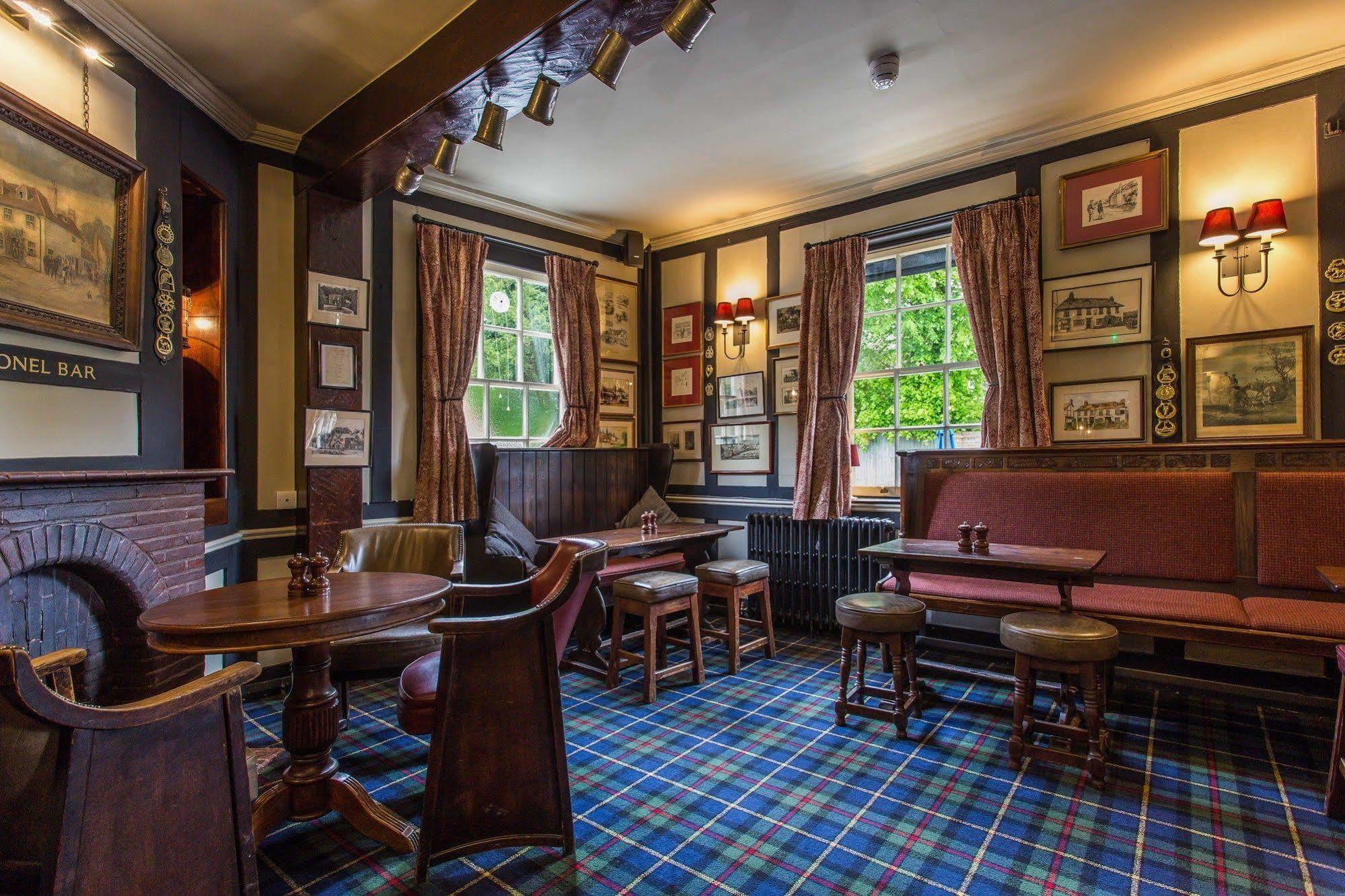 Отель The Running Horses Mickleham Экстерьер фото